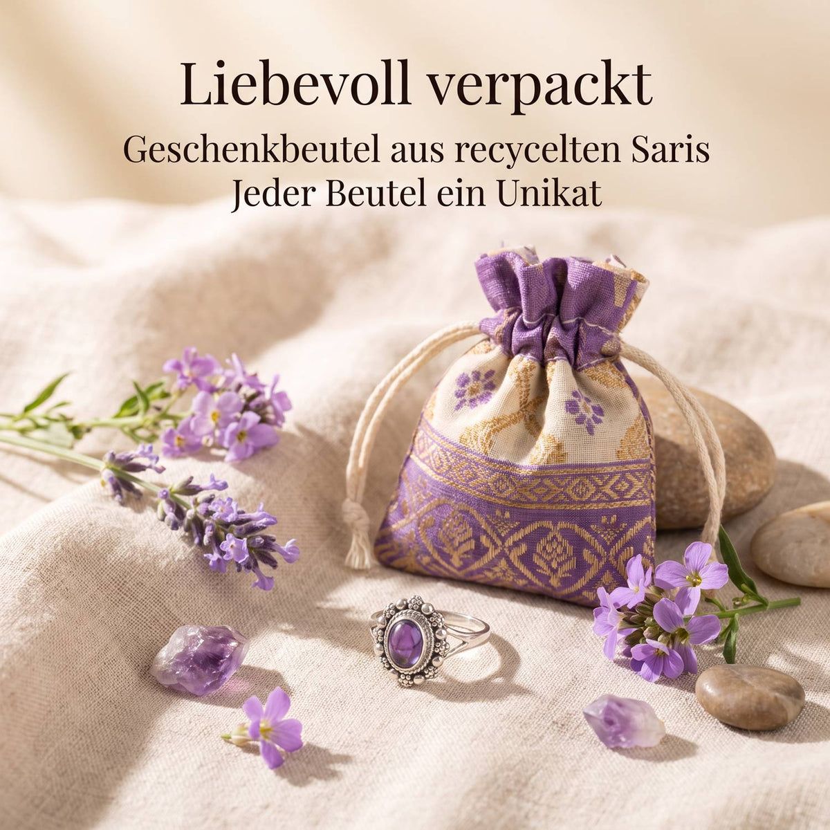 Silberring mit Amethyst und Geschenkbeutel aus recyceltem Sari