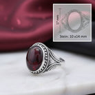 [KI] Granatring aus Silber mit Maßangaben zu Ring und Edelstein