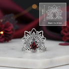 [KI] Granatring aus Silber mit Maßangaben zu Ring und Edelstein