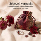 [KI] Silberring mit Granat und Geschenkbeutel aus recyceltem Sari