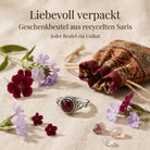 [KI] Silberring mit Granat und Geschenkbeutel aus recyceltem Sari