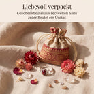 [KI] Silberring mit Granat und Geschenkbeutel aus recyceltem Sari