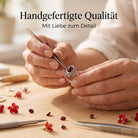[KI] Handgefertigter Silberring mit Granat bei der Schmuckherstellung
