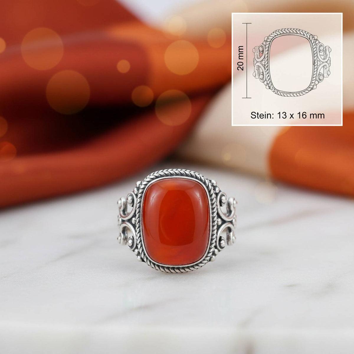 Karneolring aus Silber mit Maßangaben zu Ring und Edelstein