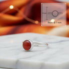 [KI] Karneolring aus Silber mit Maßangaben zu Ring und Edelstein