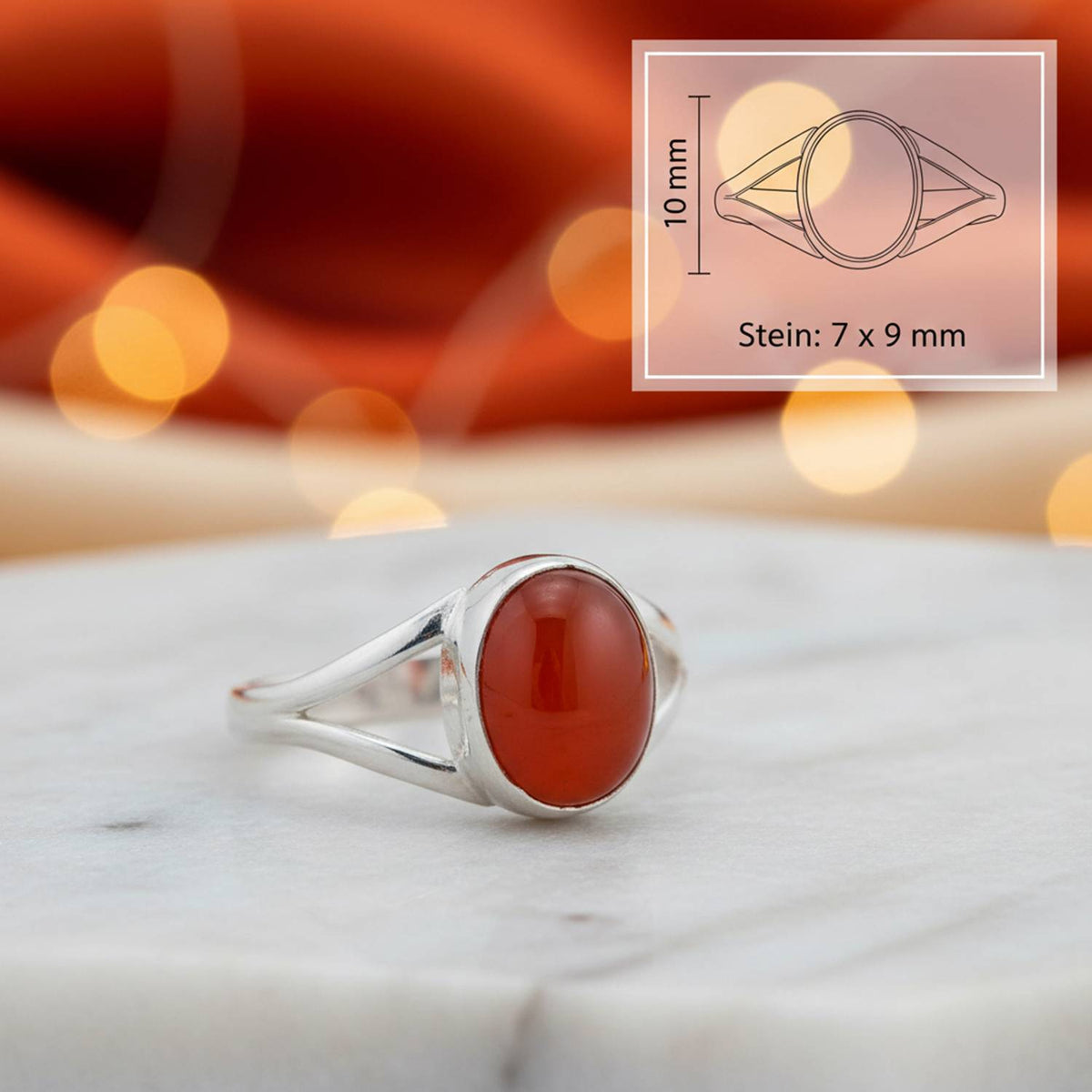 Karneolring aus Silber mit Maßangaben zu Ring und Edelstein