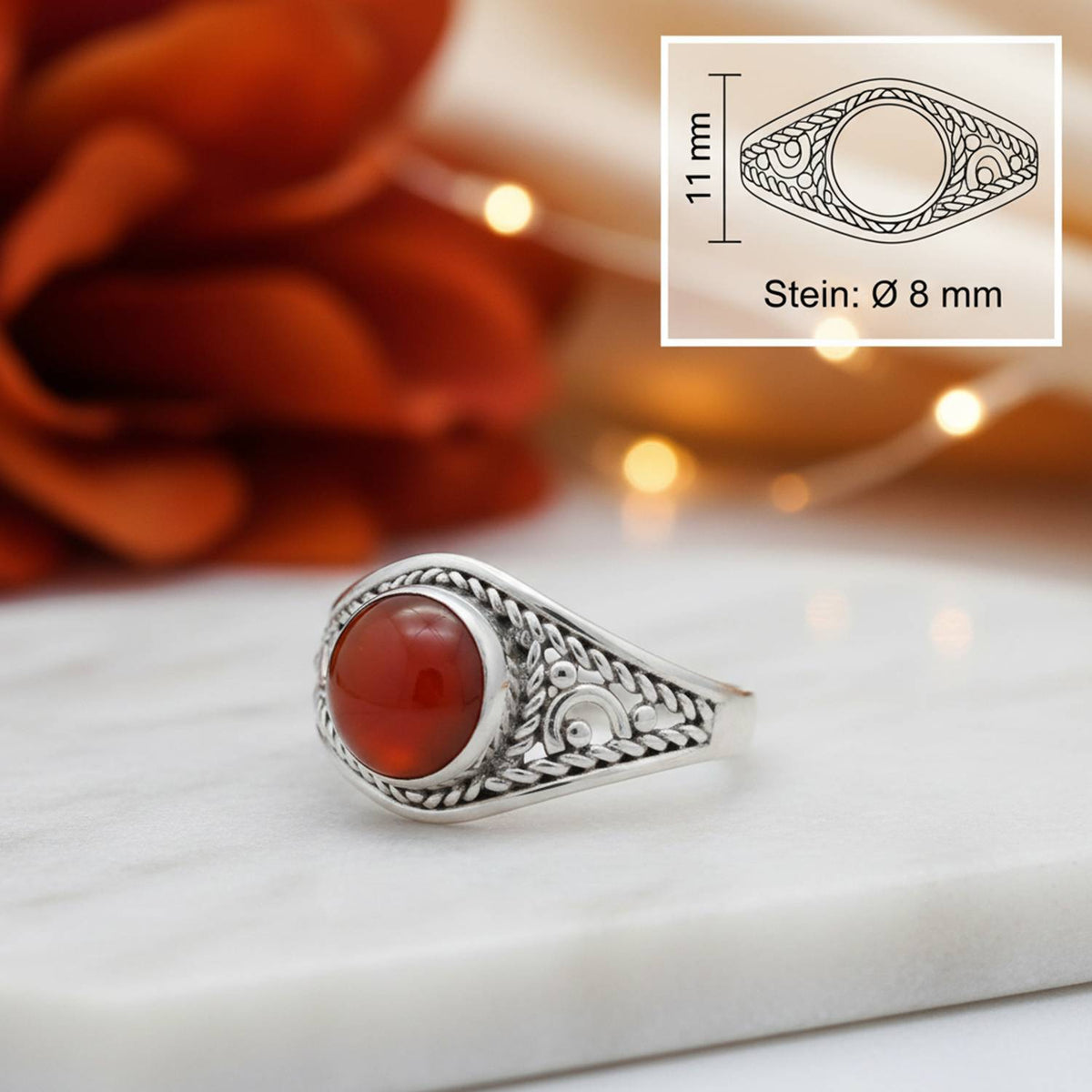 Karneolring aus Silber mit Maßangaben zu Ring und Edelstein