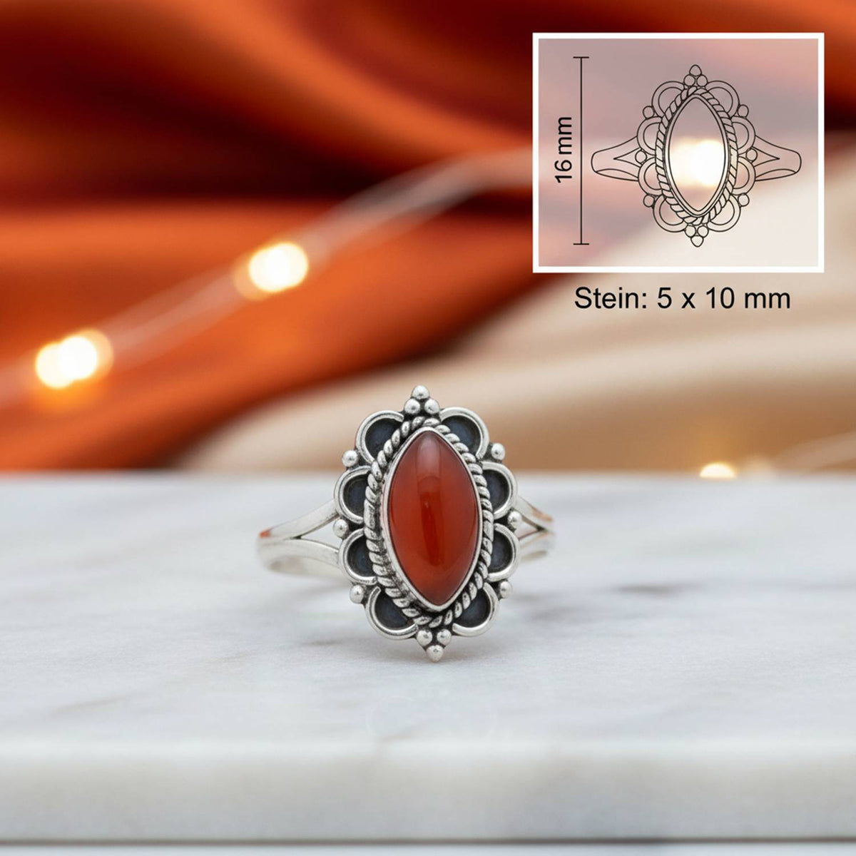 Karneolring aus Silber mit Maßangaben zu Ring und Edelstein