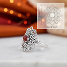 [KI] Karneolring aus Silber mit Maßangaben zu Ring und Edelstein