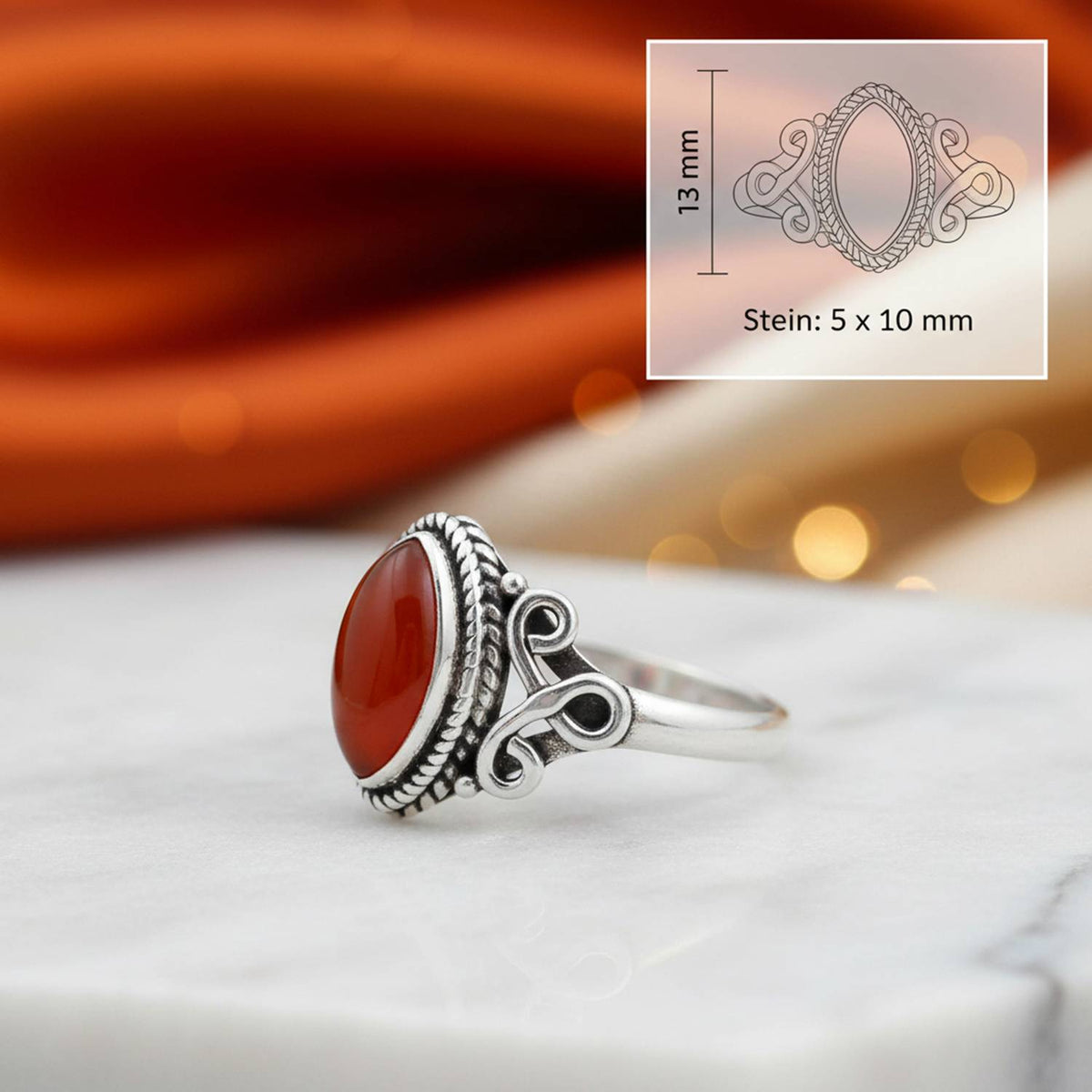 Karneolring aus Silber mit Maßangaben zu Ring und Edelstein
