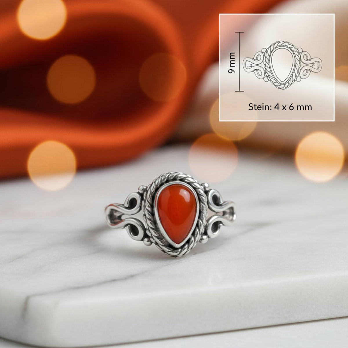 Karneolring aus Silber mit Maßangaben zu Ring und Edelstein