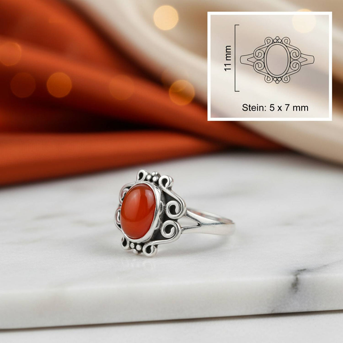 Karneolring aus Silber mit Maßangaben zu Ring und Edelstein