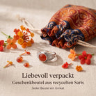 [KI] Silberring mit Karneol und Geschenkbeutel aus recyceltem Sari