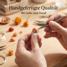 [KI] Handgefertigter Silberring mit Karneol bei der Schmuckherstellung