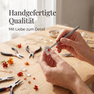 [KI] Handgefertigter Silberring mit Karneol bei der Schmuckherstellung