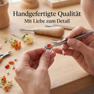 [KI] Handgefertigter Silberring mit Karneol bei der Schmuckherstellung