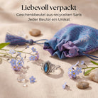 [KI] Silberring mit Labradorit und Geschenkbeutel aus recyceltem Sari