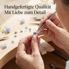 [KI] Handgefertigter Silberring mit Labradorit bei der Schmuckherstellung