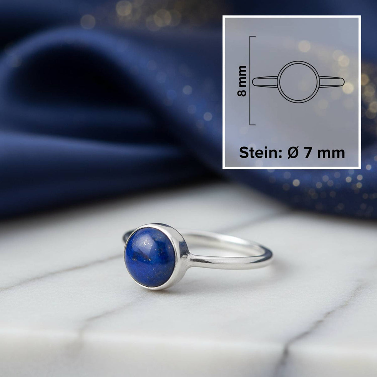 Lapislazuliring aus Silber mit Maßangaben zu Ring und Edelstein