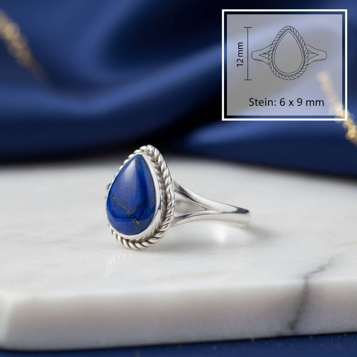 Lapislazuliring aus Silber mit Maßangaben zu Ring und Edelstein
