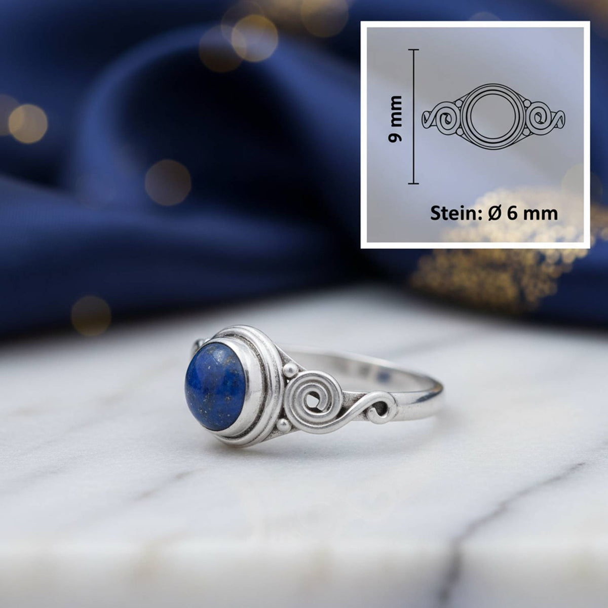 Lapislazuliring aus Silber mit Maßangaben zu Ring und Edelstein