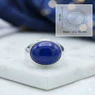 [KI] Lapislazuliring aus Silber mit Maßangaben zu Ring und Edelstein