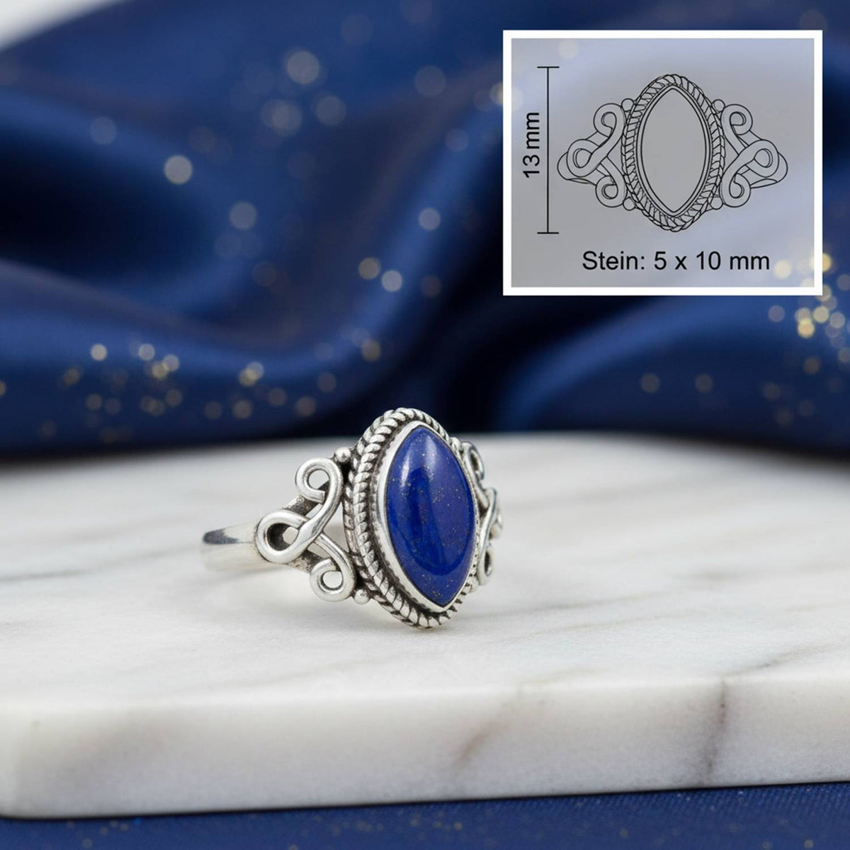 Lapislazuliring aus Silber mit Maßangaben zu Ring und Edelstein
