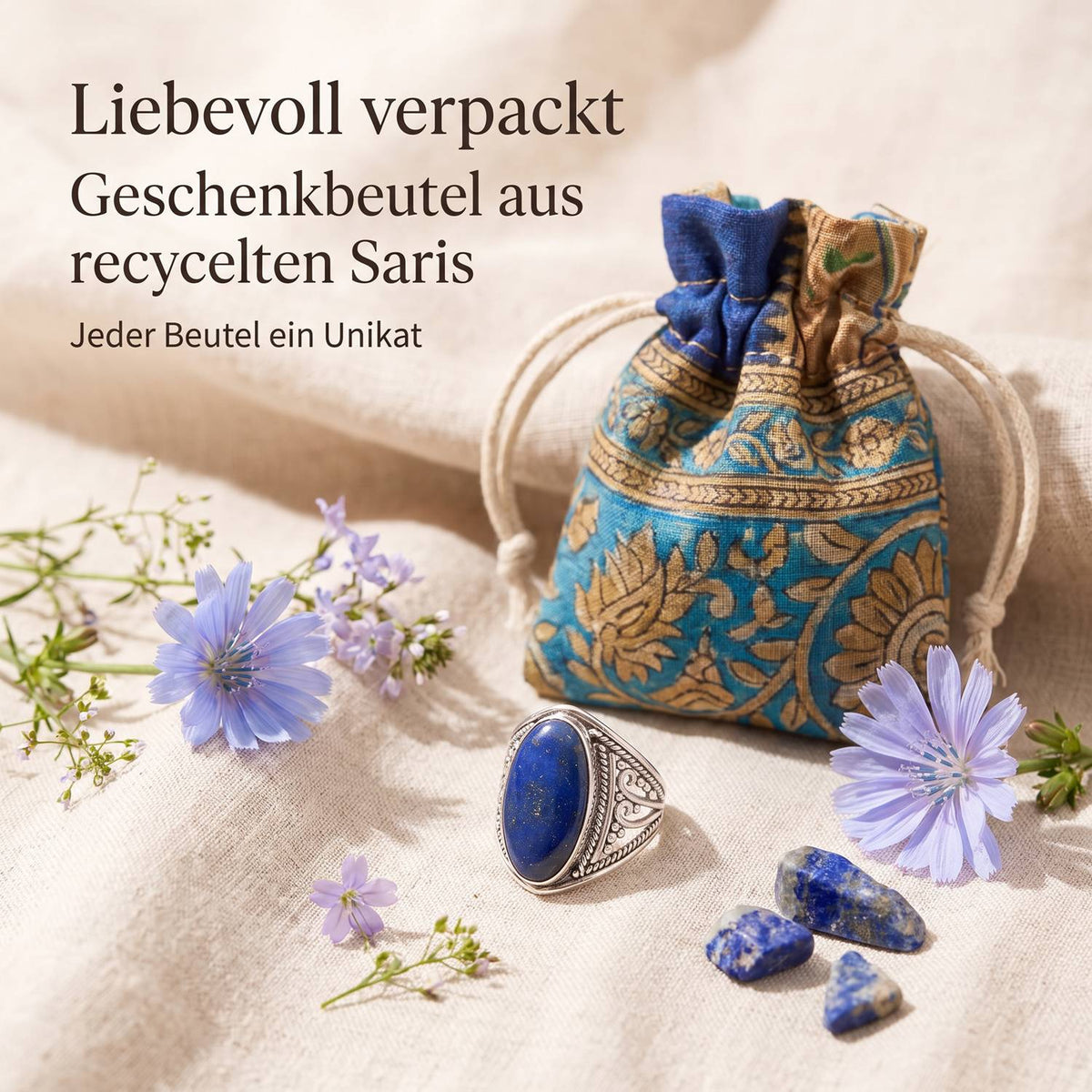 Silberring mit Lapislazuli und Geschenkbeutel aus recyceltem Sari