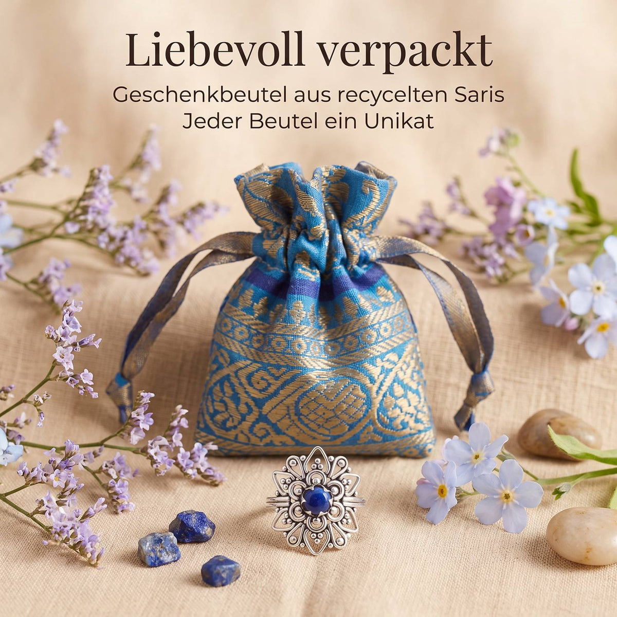 Silberring mit Lapislazuli und Geschenkbeutel aus recyceltem Sari
