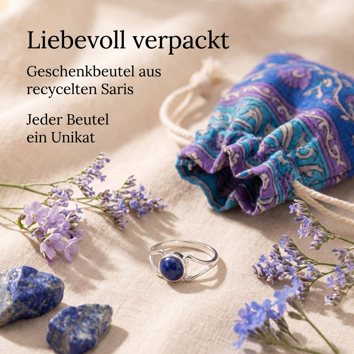 Silberring mit Lapislazuli und Geschenkbeutel aus recyceltem Sari