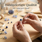[KI] Handgefertigter Silberring mit Lapislazuli bei der Schmuckherstellung