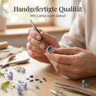 [KI] Handgefertigter Silberring mit Lapislazuli bei der Schmuckherstellung