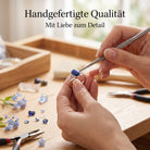 [KI] Handgefertigter Silberring mit Lapislazuli bei der Schmuckherstellung