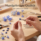 [KI] Handgefertigter Silberring mit Lapislazuli bei der Schmuckherstellung
