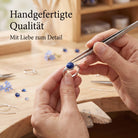 [KI] Handgefertigter Silberring mit Lapislazuli bei der Schmuckherstellung