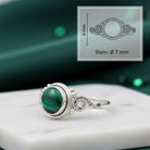 [KI] Malachitring aus Silber mit Maßangaben zu Ring und Edelstein