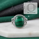 [KI] Malachitring aus Silber mit Maßangaben zu Ring und Edelstein
