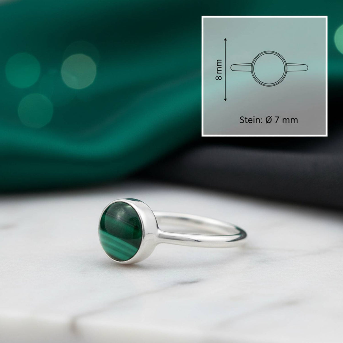 Malachitring aus Silber mit Maßangaben zu Ring und Edelstein