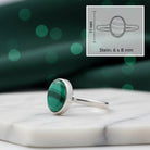 [KI] Malachitring aus Silber mit Maßangaben zu Ring und Edelstein