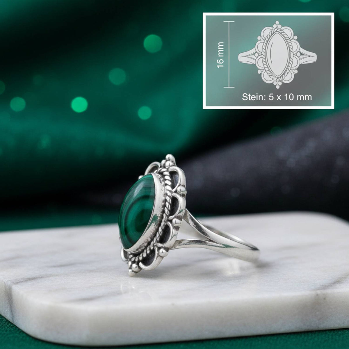 Malachitring aus Silber mit Maßangaben zu Ring und Edelstein