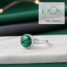 [KI] Malachitring aus Silber mit Maßangaben zu Ring und Edelstein