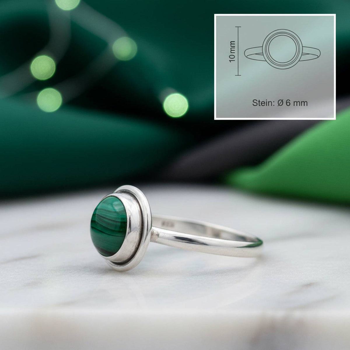 Malachitring aus Silber mit Maßangaben zu Ring und Edelstein