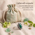 [KI] Silberring mit Malachit und Geschenkbeutel aus recyceltem Sari
