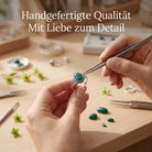 [KI] Handgefertigter Silberring mit Malachit bei der Schmuckherstellung