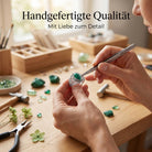 [KI] Handgefertigter Silberring mit Malachit bei der Schmuckherstellung