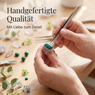 [KI] Handgefertigter Silberring mit Malachit bei der Schmuckherstellung