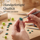 [KI] Handgefertigter Silberring mit Malachit bei der Schmuckherstellung