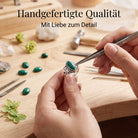 [KI] Handgefertigter Silberring mit Malachit bei der Schmuckherstellung
