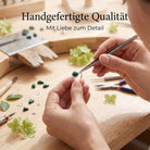 [KI] Handgefertigter Silberring mit Malachit bei der Schmuckherstellung