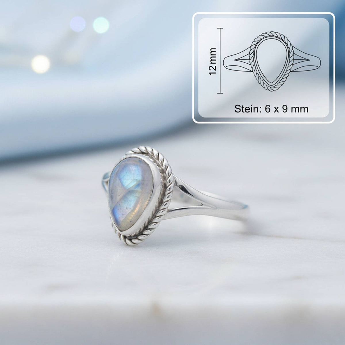 Mondsteinring aus Silber mit Maßangaben zu Ring und Edelstein
